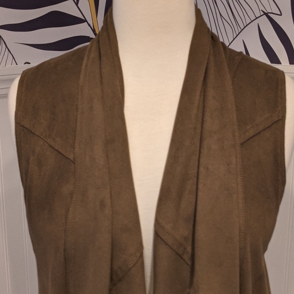 Mystree Olive Green Micro Suede Vest - Picture 5 of 6